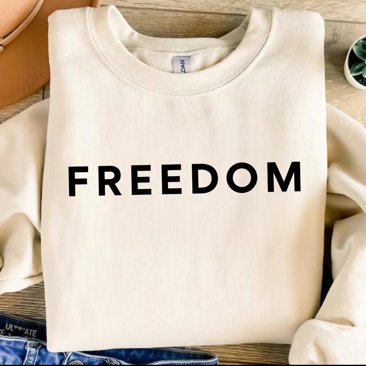 FREEDOM Women’s crew neck